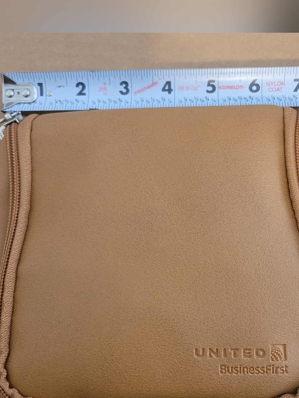 United Airlines BusinessFirst Travel Pouch Tan Cosmetic Bag Zipper Case - Picture 5 of 8